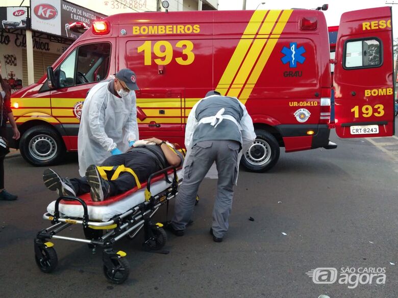 Acidente entre veículo e moto deixa duas pessoas feridas no Tangará - Crédito: Luciano Lopes/São Carlos Agora