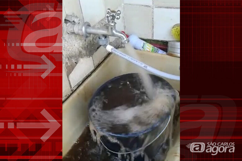 Água sai suja das torneiras e causa preocupação na Vila Marina - Crédito: Divulgação