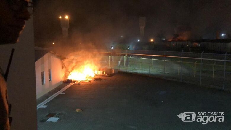 Detentos fazem rebelião no Pemano em Tremembé; bombeiros foram acionados para apagar incêndio em colchões — Foto: Arquivo pessoal - 