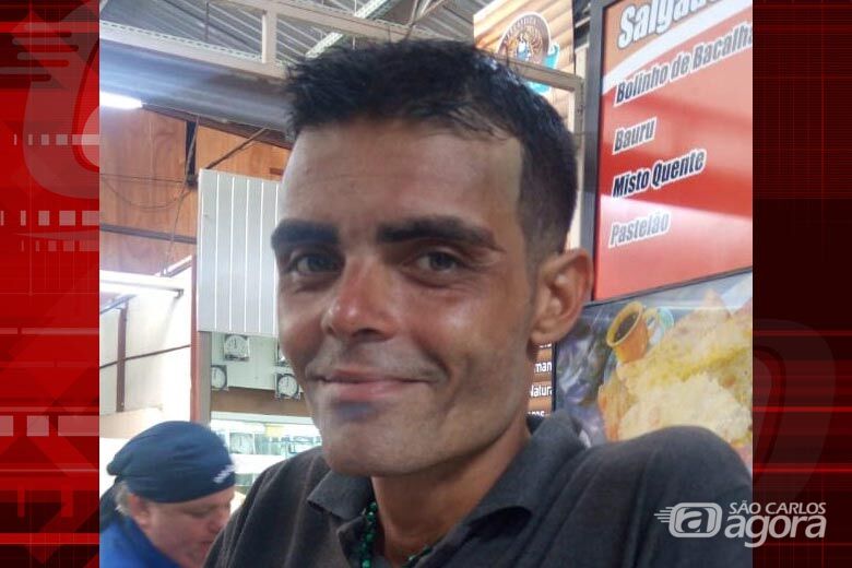 Mulher busca informações de irmão que veio de Minas Gerais para trabalhar em São Carlos - Crédito: Arquivo pessoal