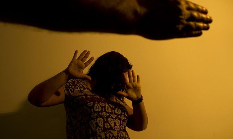 Não aceitar fim de relação é causa de 33% das agressões a mulheres - Crédito: Marcos Santos/USP