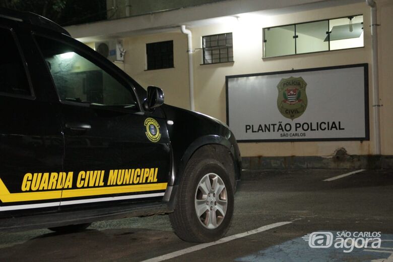 Homem é detido após danificar albergue noturno e agredir guarda municipal em Ibaté - Crédito: Marco Lúcio