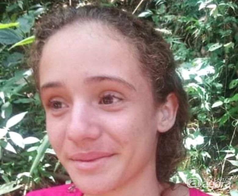 Tayná, 13 anos, está desaparecida. Vamos ajudar? - Crédito: Divulgação