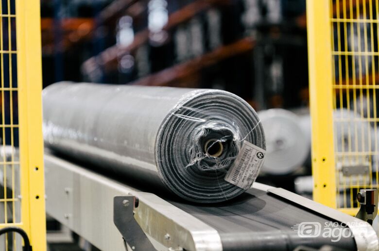 Indústria têxtil doou 700 m de tecido para confecção de uniformes - Crédito: Divulgação/Capricórnio Têxtil