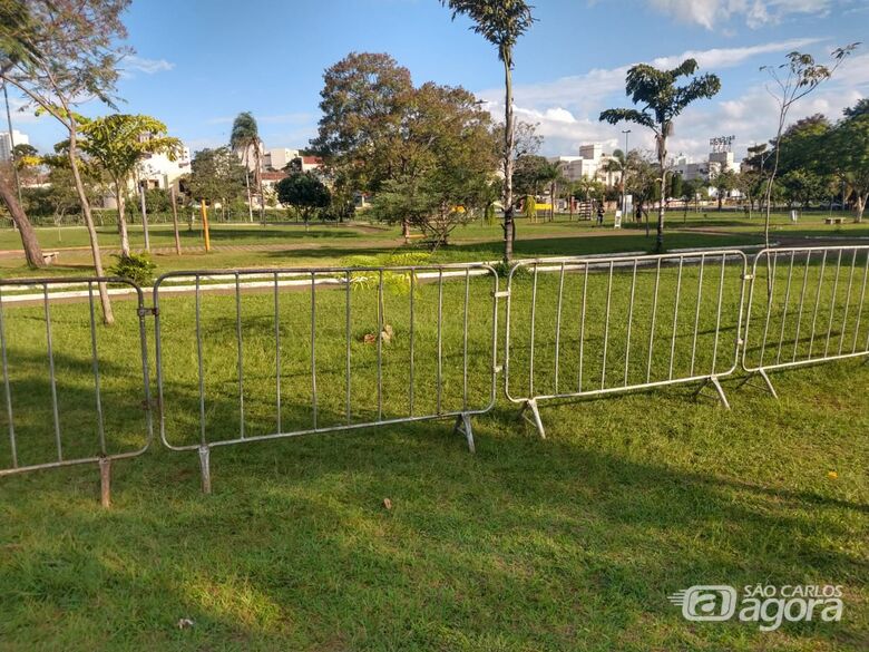 Prefeitura coloca barreiras para evitar aglomeração de pessoas no Parque do Kartódromo - Crédito: Divulgação