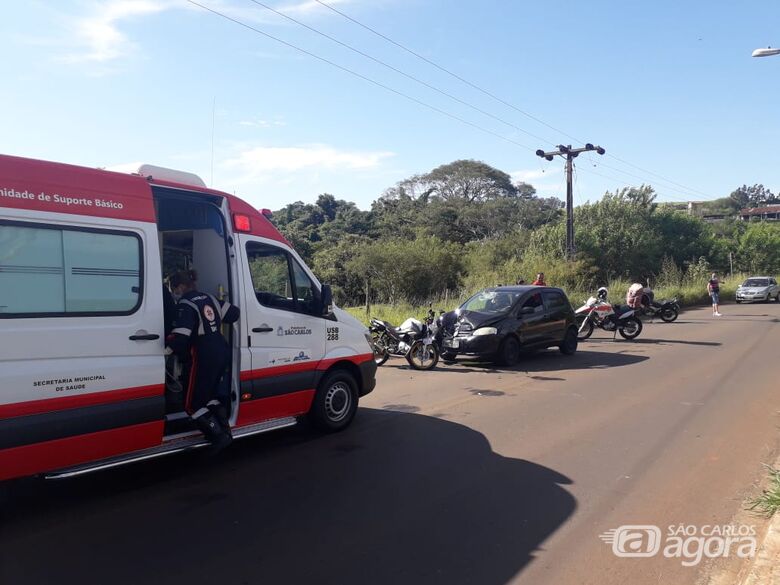Jovem bate moto de frente com carro na Estrada da Servidão - Crédito: Luciano Lopes
