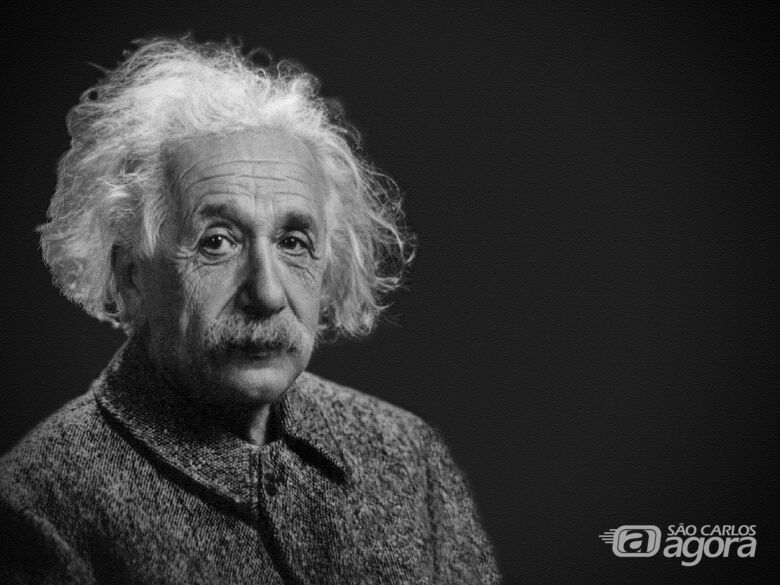 Albert Einstein foi um físico teórico alemão que desenvolveu a teoria da relatividade geral, um dos pilares da física moderna ao lado da mecânica quântica. Wikipédia - Crédito: Pixabay