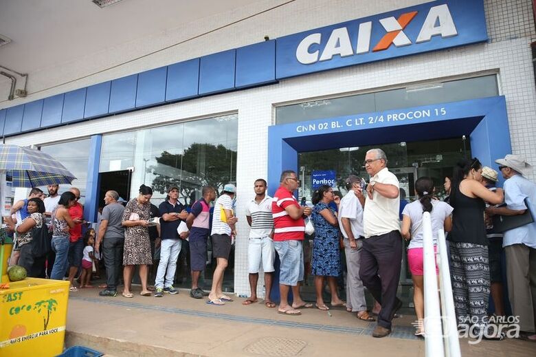 ‘Não é preciso madrugar nas filas’, diz Caixa sobre atendimento nas agências - Crédito: Antonio Cruz/Agência Brasil