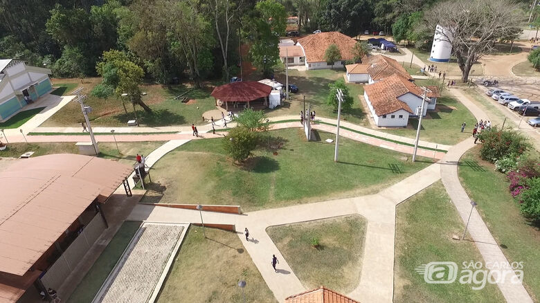 Construção de área de convivência tem início no campus Lagoa do Sino - Crédito: Tiago Santi/UFSCar