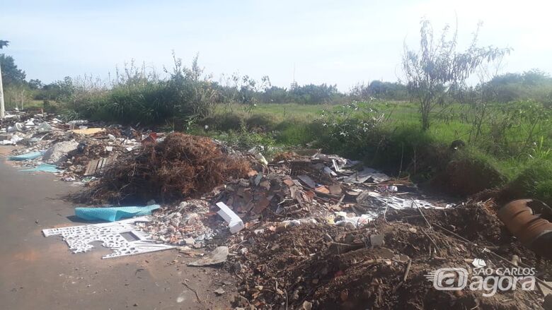 Campo de aviação: virou sinônimo de lixão na Vila Brasília - Crédito: Divulgação