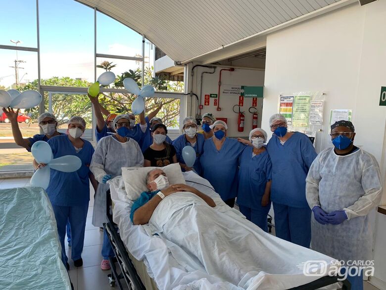 Paciente tem alta do HU após 53 dias de internação por causa da Covid-19 - Crédito: Divulgação