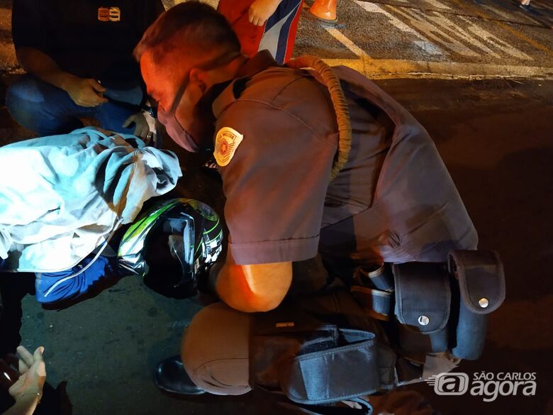 Motociclista bate na traseira de caminhão na Henrique Gregori - Crédito: Luciano Lopes/São Carlos Agora