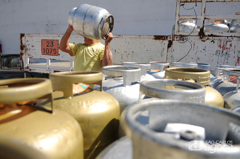 Petrobras reajusta preço do gás de cozinha em 5% nas refinarias - Crédito: Agência Brasil