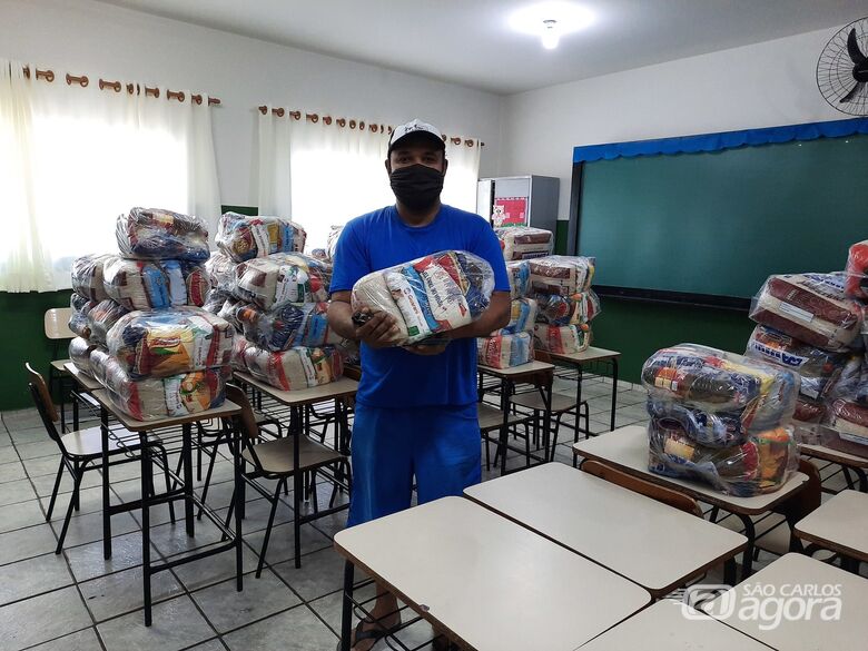 Prefeitura de Ibaté faz entrega de kit merenda escolar - Crédito: Divulgação