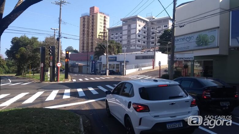 Semáforo entra em funcionamento no centro de São Carlos - Crédito: Maycon Maximino