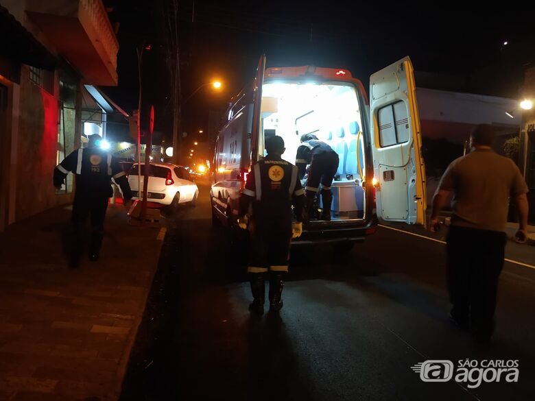 Motorista é socorrido pelo Samu após mal ao volante no Centro - Crédito: Luciano Lopes/São Carlos Agora