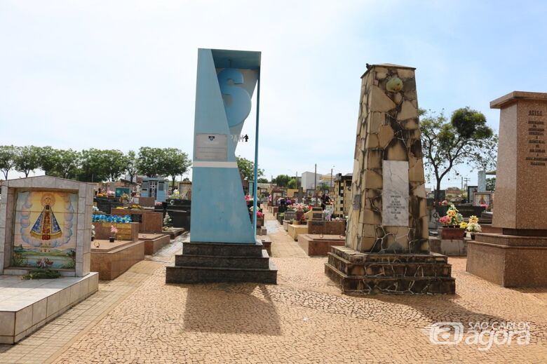 Cemitérios municipais permanecem fechados para visitação no feriado de 15 de agosto - Crédito: Divulgação