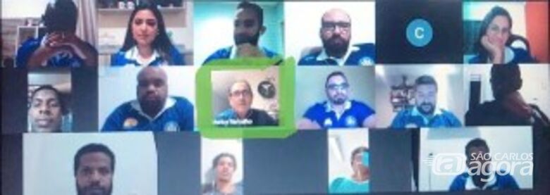 Muricy Ramalho dá conselhos em teleconferência do Grêmio São-carlense - Crédito: Divulgação