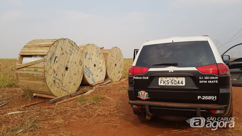 Bobinas com cabos de alumínio roubadas são localizadas na área rural de Ibaté - Crédito: Divulgação/Polícia Civil