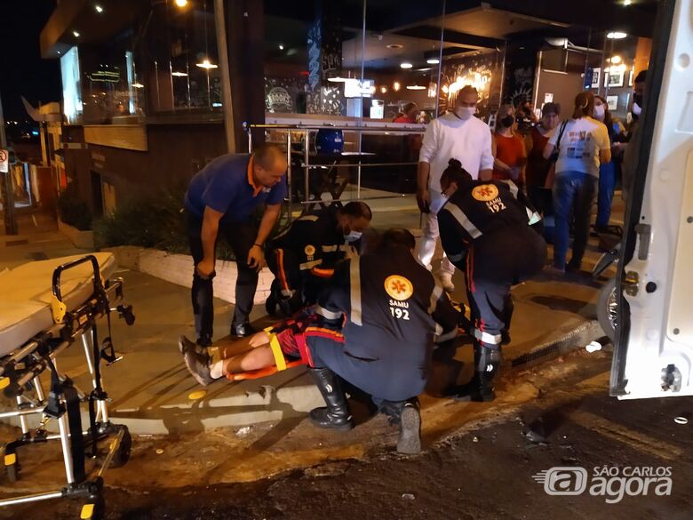 Motociclista fica ferido após sofrer acidente no Centro - Crédito: Luciano Lopes/São Carlos Agora