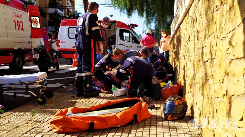Casal sofre grave acidente no centro de São Carlos - Crédito: Maycon Maximino
