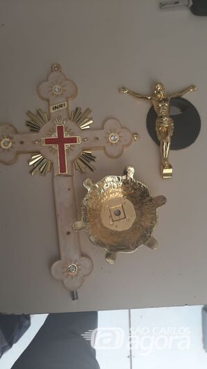 Ladrão é detido após furtar objetos sacros em igreja, em Dourado - 