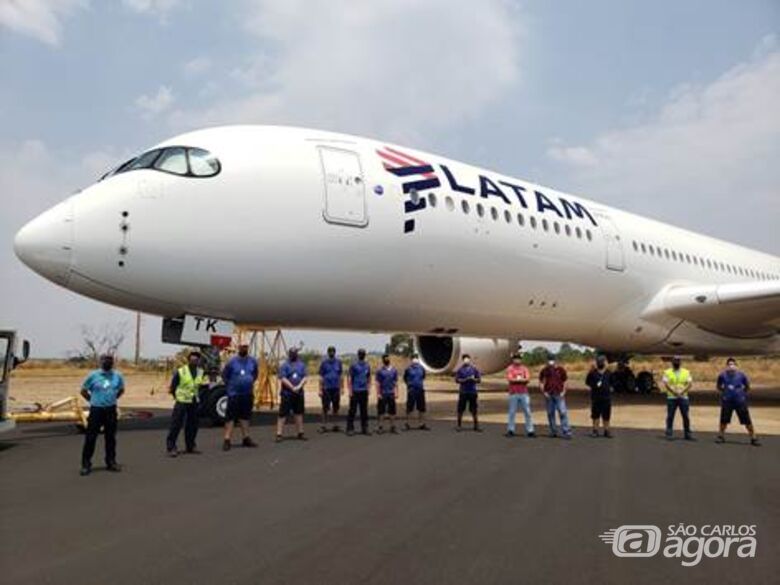 A350 é o maior avião que já pousou no MRO da LATAM em São Carlos - Crédito: Divulgação