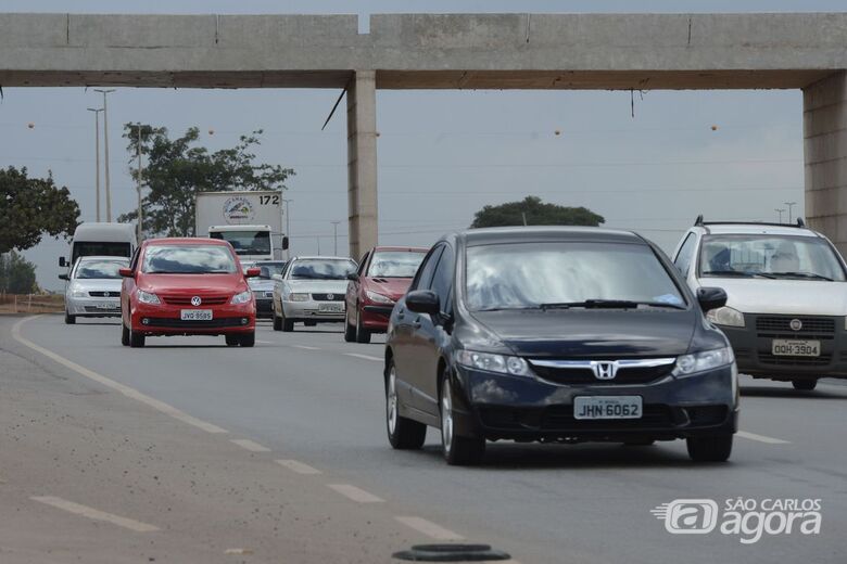 Excesso de velocidade é a principal infração admitida por motoristas suspensos, revela pesquisa inédita do Detran - Crédito: Agência Brasil