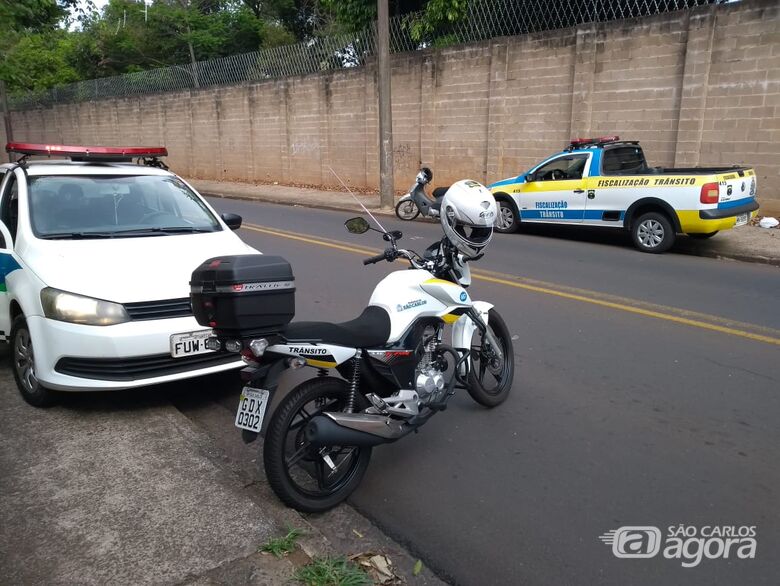 Homem em surto atira radar em mata na Lourenço Inocentini - Crédito: Maicon Ernesto