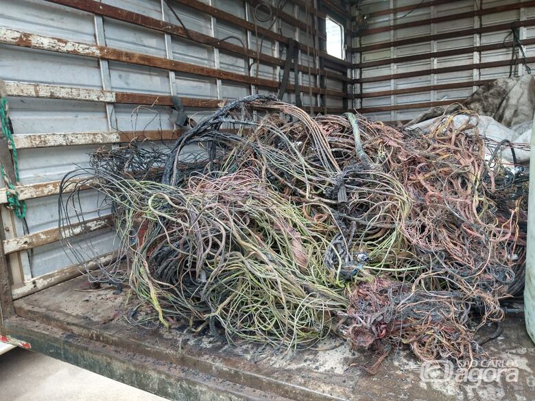 Proprietário de ferro velho é detido por porte de arma de fogo - Crédito: Luciano Lopes