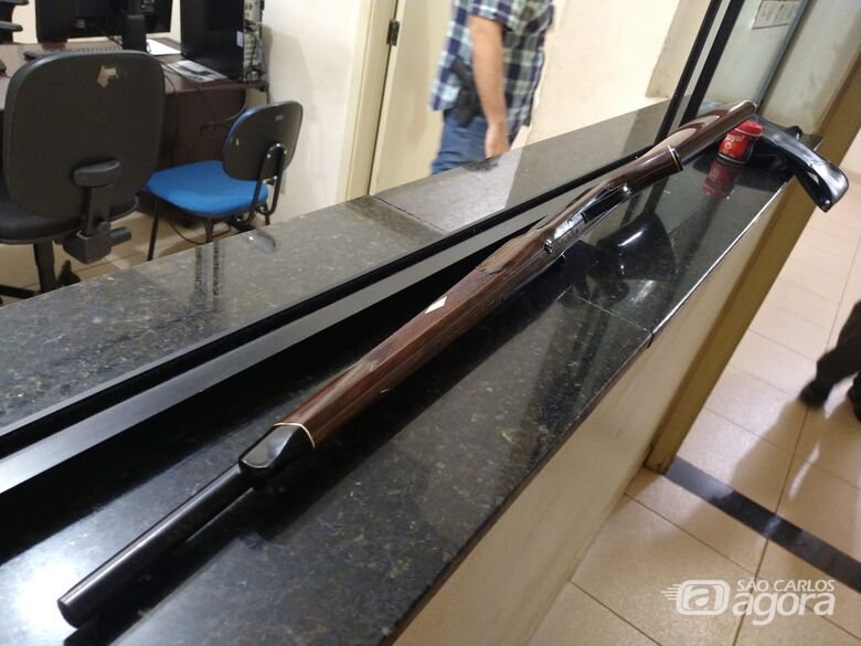Arma foi apreendida após briga entre vizinhos no São Carlos 8 - Crédito: Luciano Lopes/São Carlos Agora