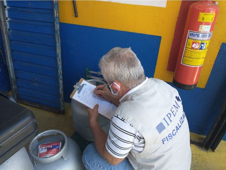 Ipem-SP fiscaliza botijões de gás de cozinha no Estado de SP - Crédito: Divulgação