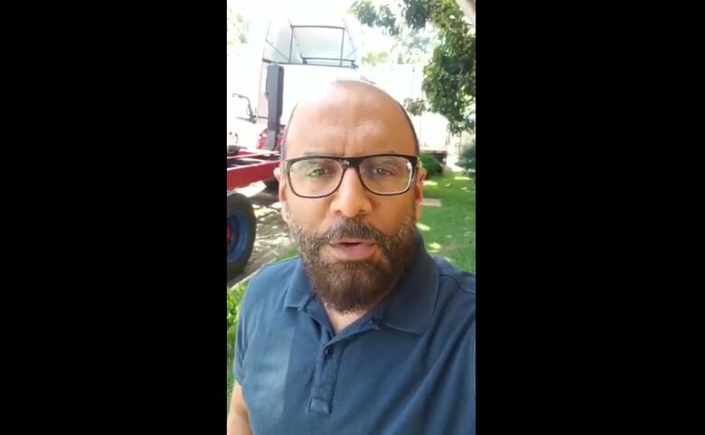 Empresário quer ajudar dono de caminhão que perdeu baú na enchente - Crédito: Reprodução