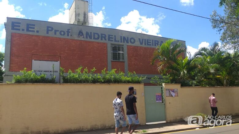 Escola Andrelino Vieira, onde eleitora alega ter encontrado problemas. - Crédito: Abner Amiel