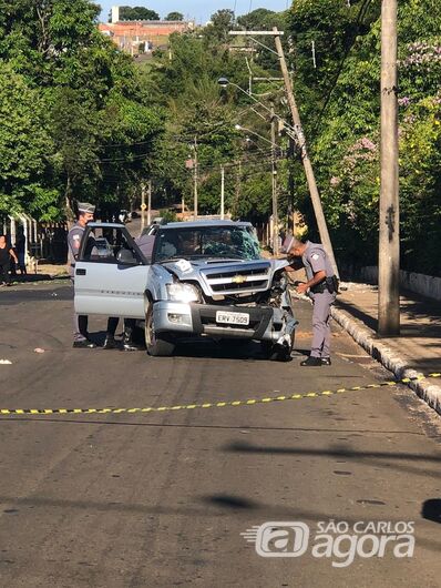 Homem morre após colidir caminhonete em poste - Crédito: Descalvado Agora