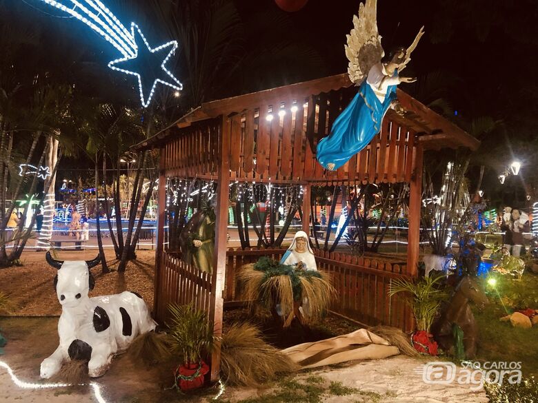Decoração de Natal na Praça Central de Ibaté - Crédito: São Carlos Agora