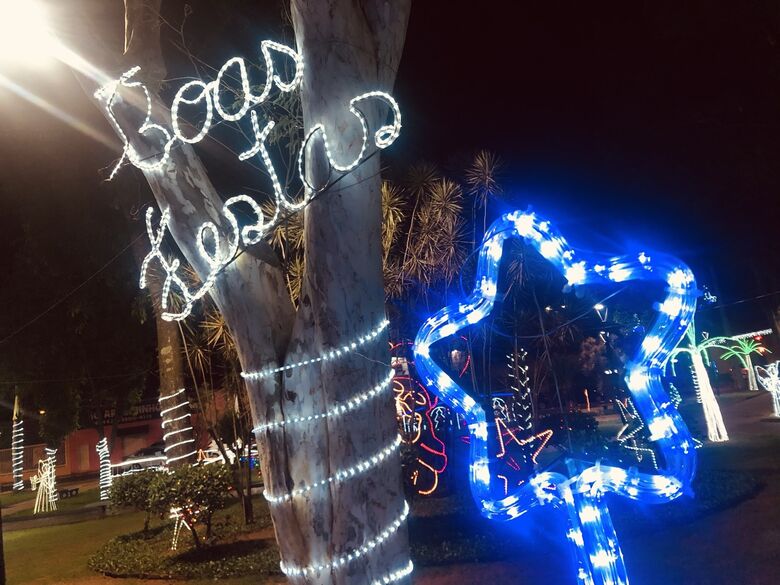 Praça Central de Ibaté está decorada - Crédito: São Carlos Agora