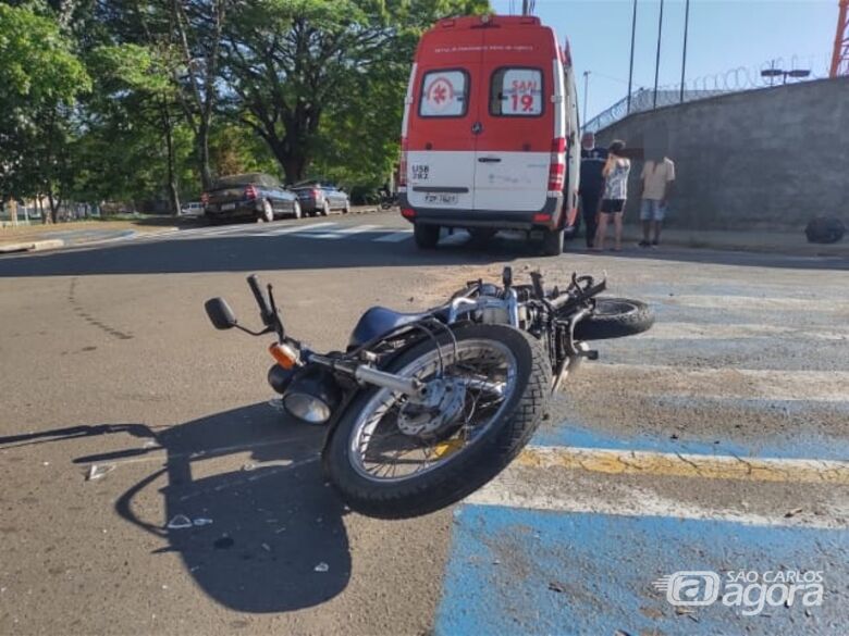 Motociclista fica ferida após colisão na Vila Celina - Crédito: Maicon Ernesto
