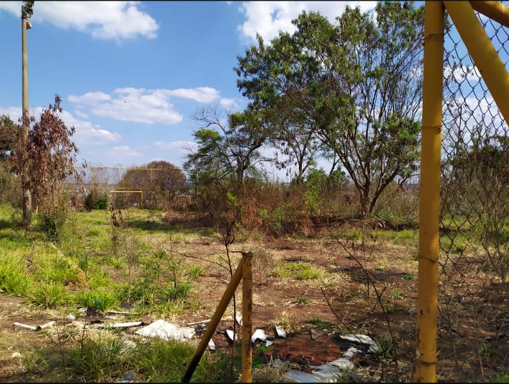 Moradores reclamam: área de lazer e campinho estão abandonados no Jardim Belvedere - Crédito: Maicon Ernesto
