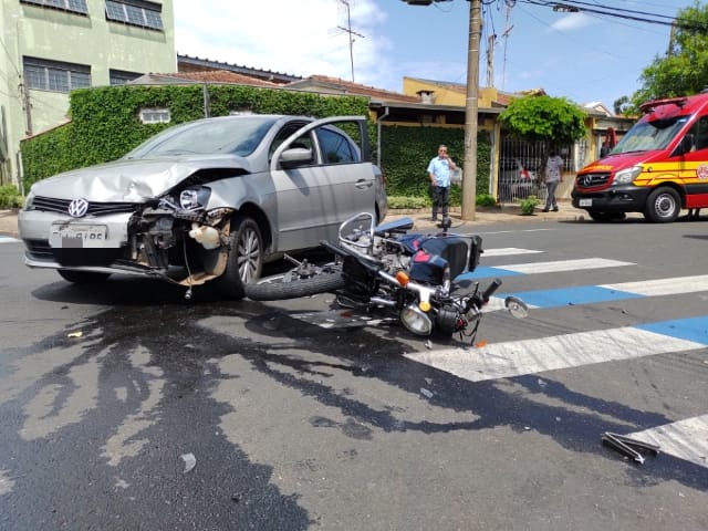 Colisão frontal deixa motociclista ferido no Jardim Paulistano - Crédito: Maicon Ernesto