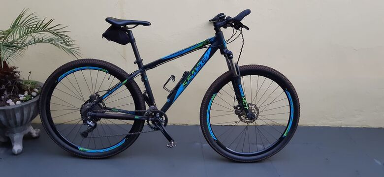 Ladrões estouram cadeado e levam bike; proprietário pede ajuda para localiza-la - Crédito: Divulgação