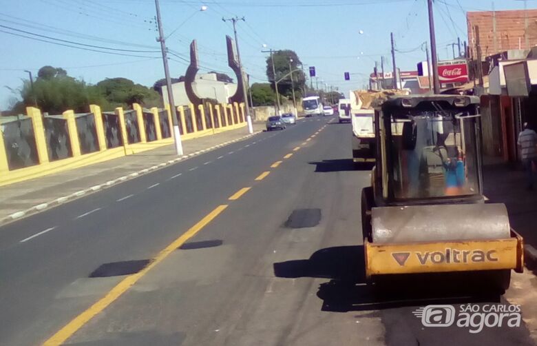 Operação Tapa-buraco na Avenida São João em Ibaté - Crédito: Divulgação