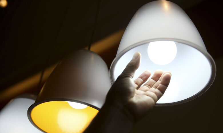 Conta de luz fica mais cara - Crédito: Agência Brasil