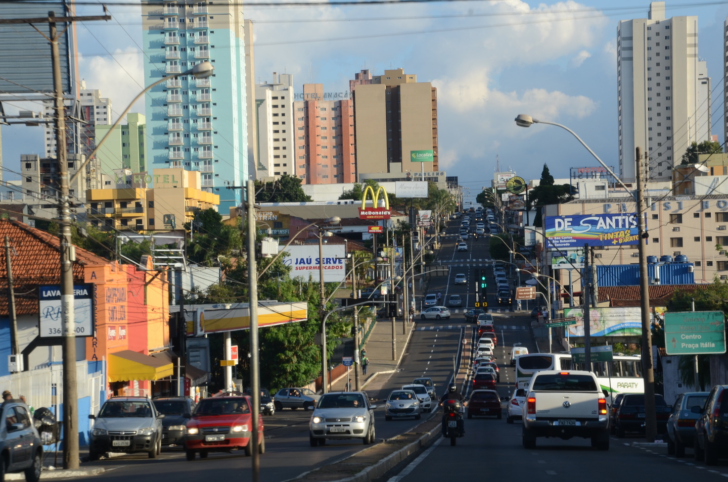 Movimentação na avenida São Carlos: cidade arrecadou quase R$ 48 milhões em Ipva