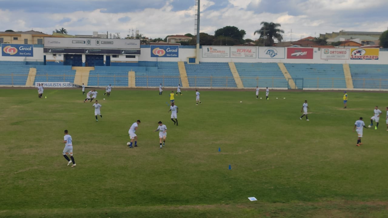 Técnico do São Carlos enxerga evolução e relata elenco feliz com grupo na  Copinha, são carlos