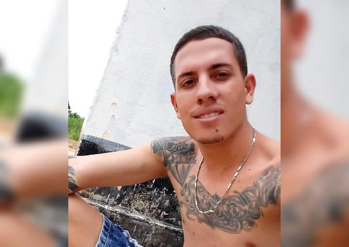 Jhonas morreu após ser esfaqueado