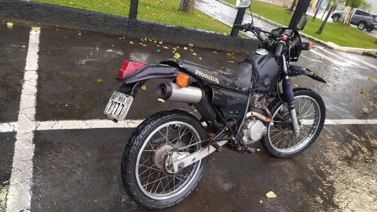 Motocicleta com placa do Grau é apreendida no Pedreira