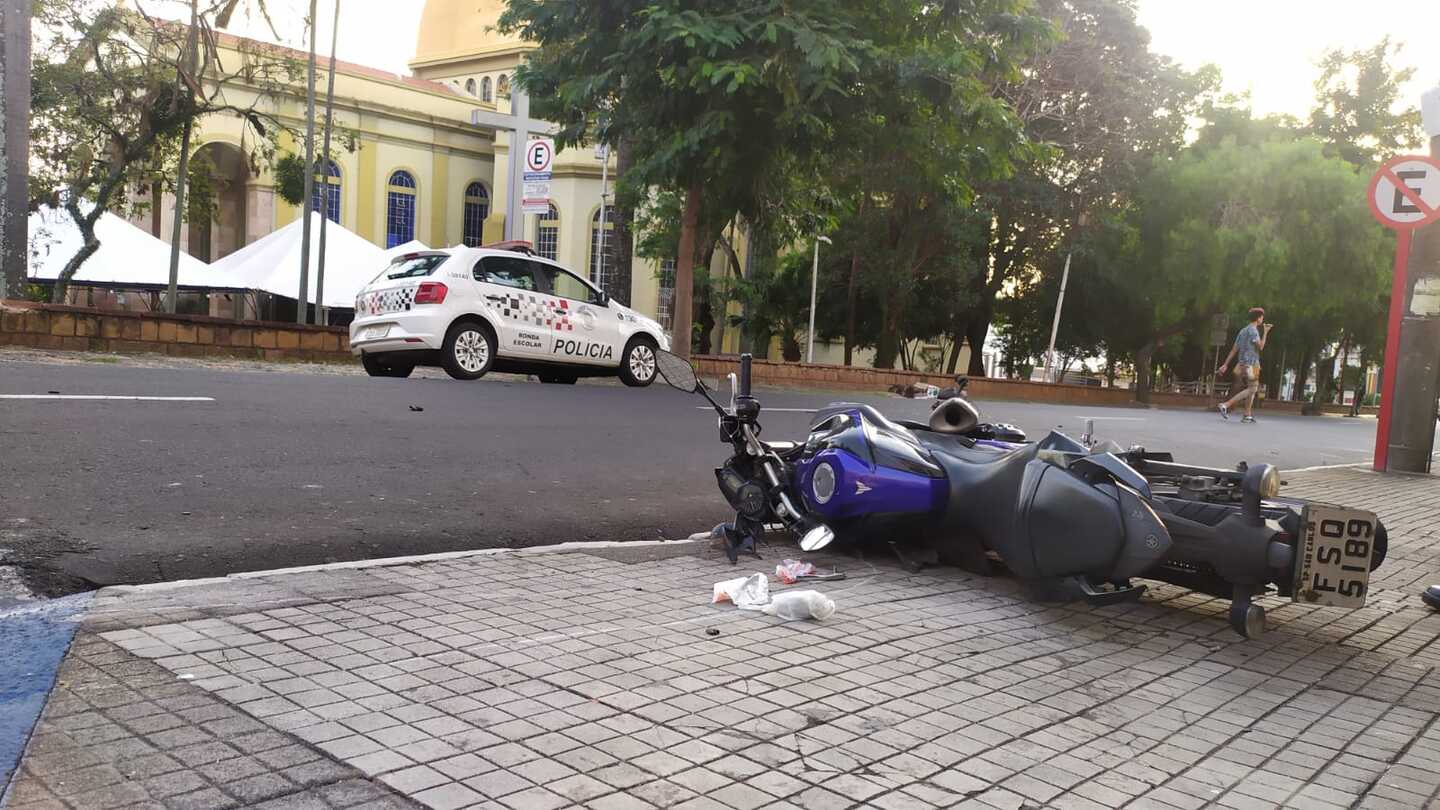 Motociclista Sofre Fratura Na Perna Após Colisão Em Cruzamento No Centro São Carlos Agora 