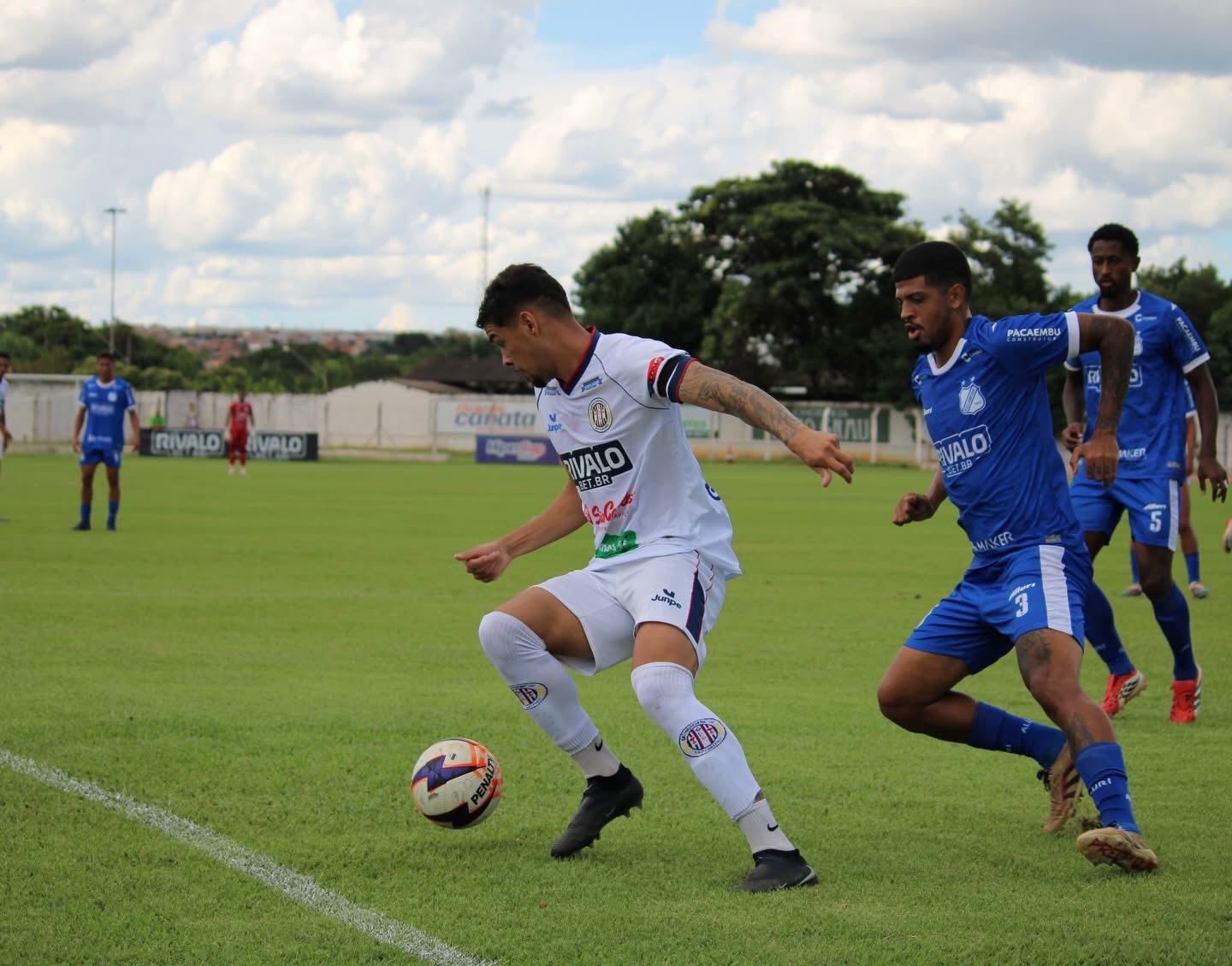Grêmio São-Carlense empata, entra no G4 e decide vaga na semifinal em casa